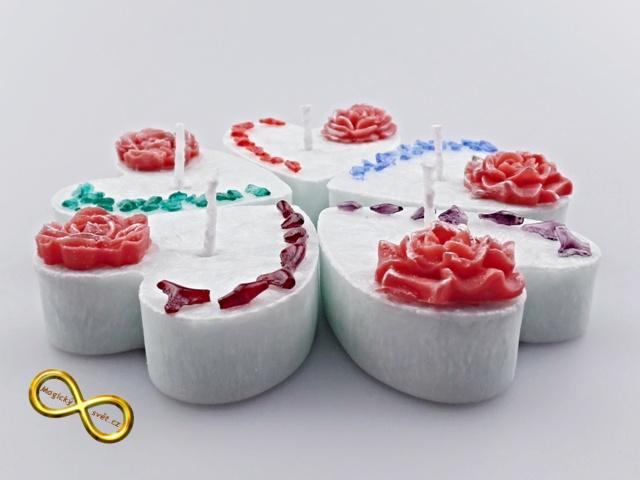 Svíčka zdobené srdce bílá