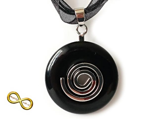 Náhrdelník s malým onyxovým donutem a spirálou