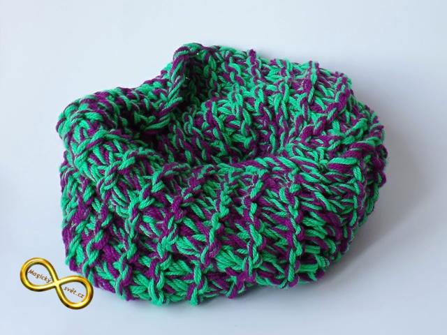 Nákrčník pletený borůvkový