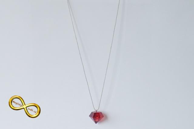 Náhrdelník "Resin" tvar diamant červený se spirálou