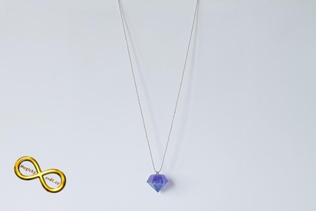 Náhrdelník "Resin" tvar diamant modrý