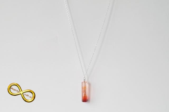Náhrdelník "Resin" tvar šestiúhelník červený