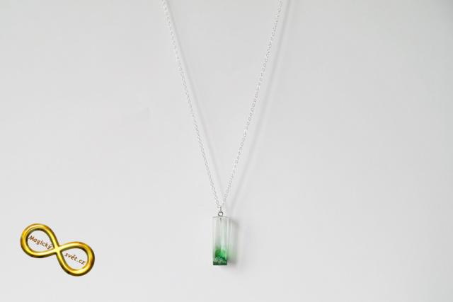 Náhrdelník "Resin" tvar plochý hranol zelený