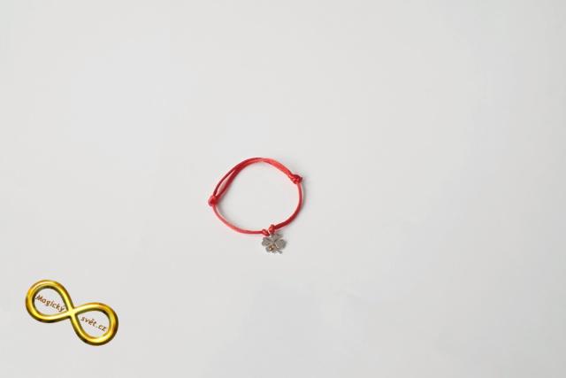 Náramek Kabbalah červený se čtyřlístkem - střední