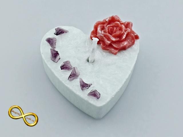 Svíčka zdobené srdce bílá