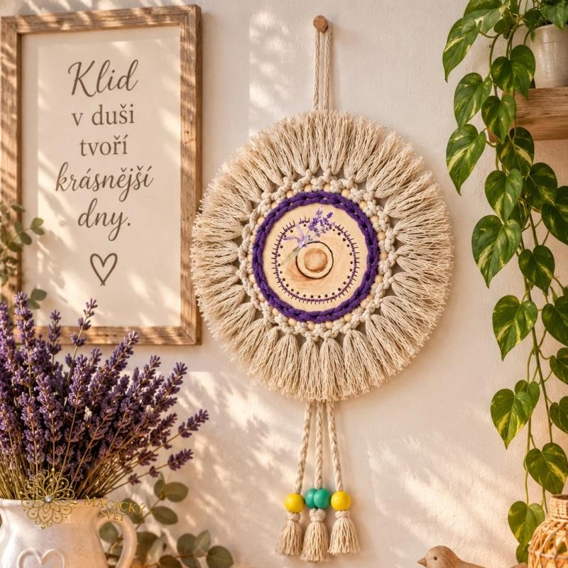 Levandulové snění – ručně vyráběná BOHO dekorace na zeď