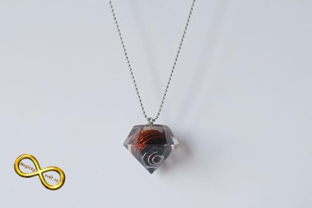 Náhrdelník "Resin" tvar diamant hnědý se spirálou