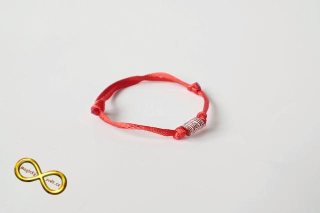 Náramek Kabbalah červený s korálkou