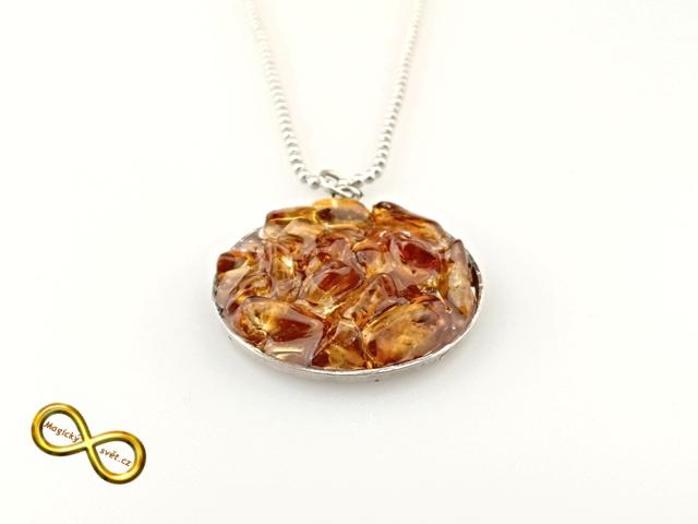 Náhrdelník s jantarově tmavým sklem