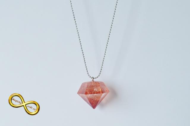 Náhrdelník "Resin" tvar diamant červený