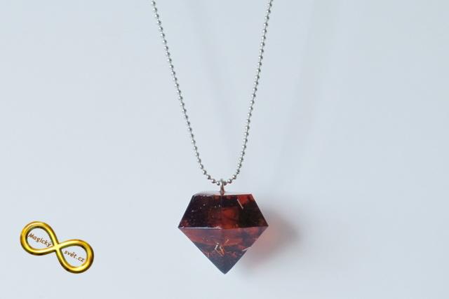 Náhrdelník "Resin" tvar diamant hnědý