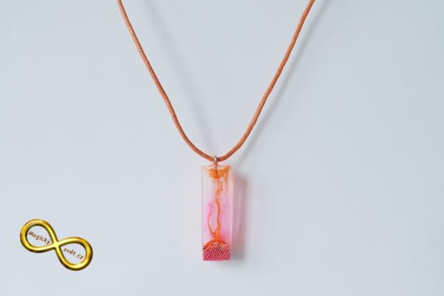 Náhrdelník "Resin" tvar plochý hranol růžovo-oranžový