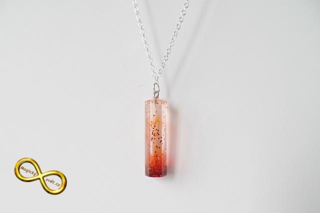 Náhrdelník "Resin" tvar šestiúhelník červený