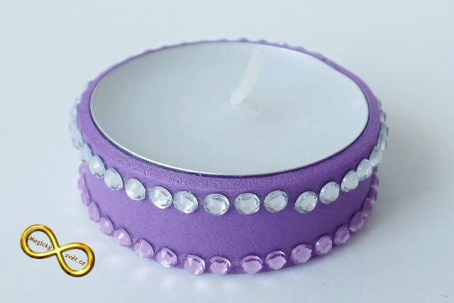 Svíčka čajová fialová s kamínky