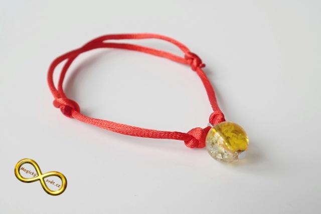 Náramek Kabbalah červený s korálkou - střední