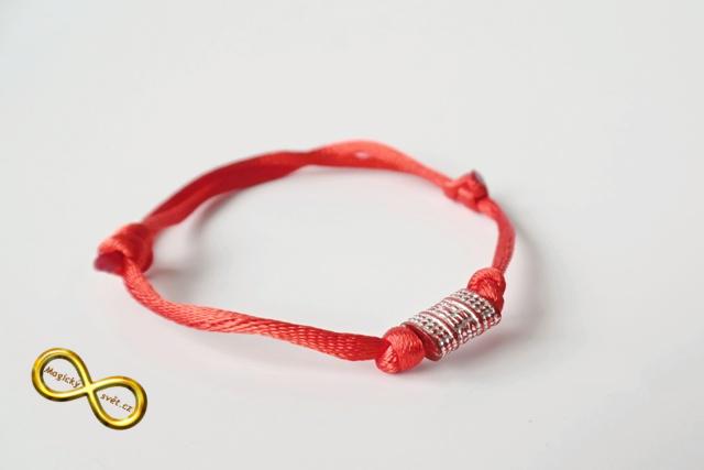 Náramek Kabbalah červený s korálkou