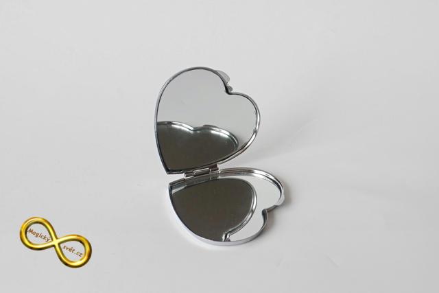 Kosmetické zrcátko srdce "Magical fantasy" světlé