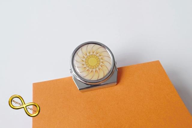 Kovový klip s malovanou mandalou "Slunce"