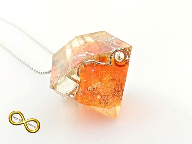 Náhrdelník "Resin" tvar diamant červený