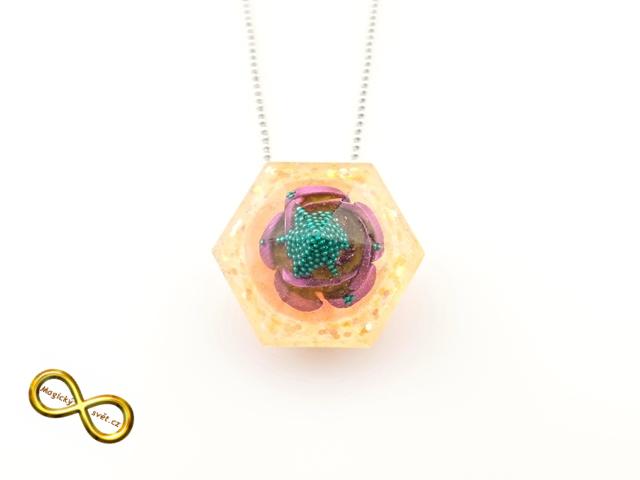 Náhrdelník "Resin" tvar diamant oranžový s růží