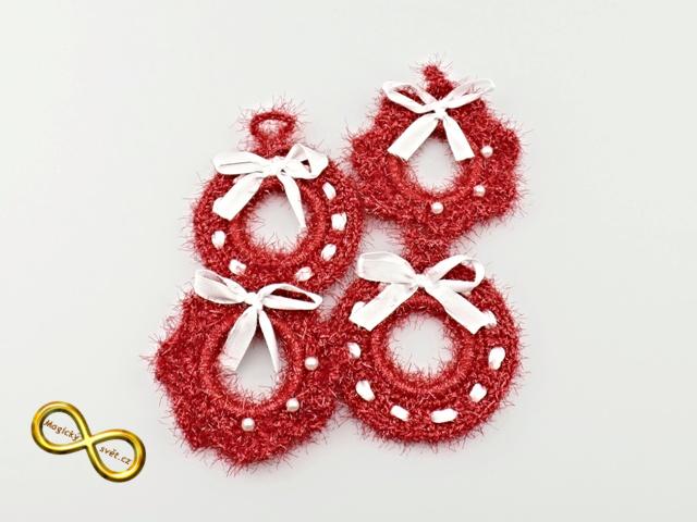 Vánoční závěsná dekorace červená