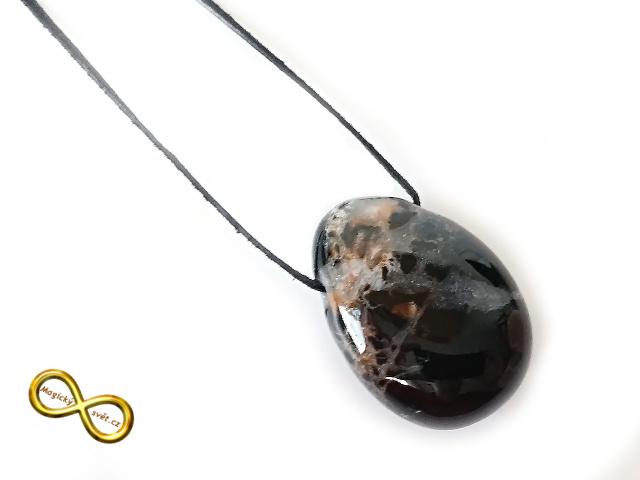 Onyx pruhovaný na šňůrce