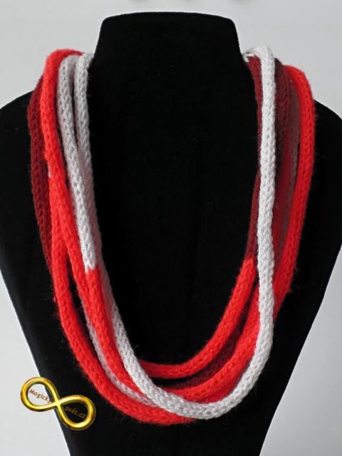 Náhrdelník červený pletený s broží