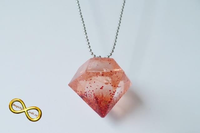 Náhrdelník "Resin" tvar diamant červený