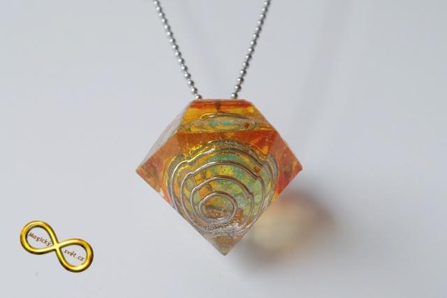 Náhrdelník "Resin" tvar diamant naoranžovělý se spirálou