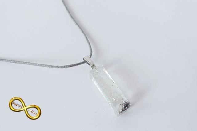 Náhrdelník "Resin" tvar hranol stříbrný