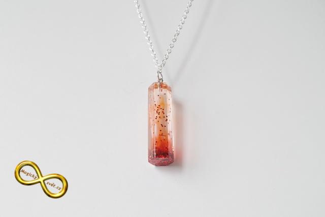 Náhrdelník "Resin" tvar šestiúhelník červený