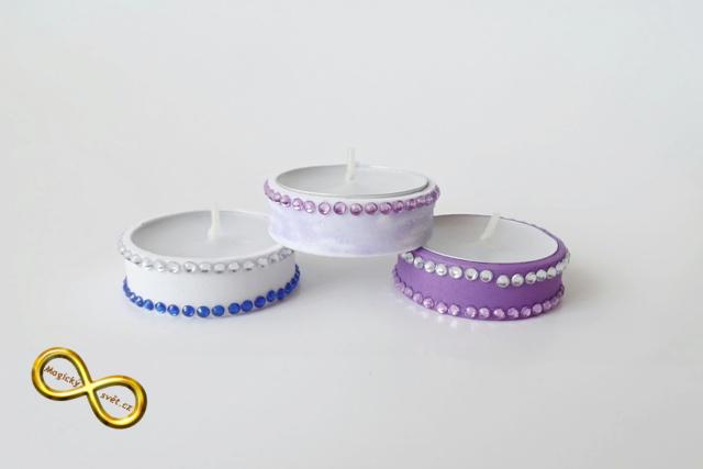 Svíčka čajová fialová s kamínky