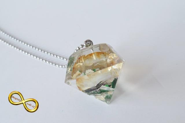 Náhrdelník "Resin" tvar diamant barevný