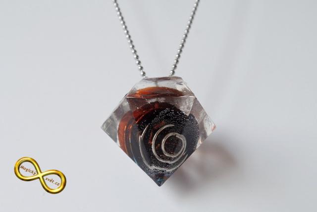 Náhrdelník "Resin" tvar diamant hnědý se spirálou