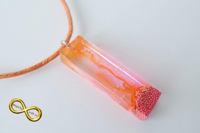 Náhrdelník "Resin" tvar plochý hranol růžovo-oranžový